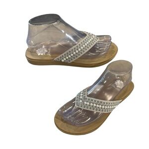 Yellow Box Debra Flip Flop Sandals Faux Pearl Leather Women’s Size 6.5